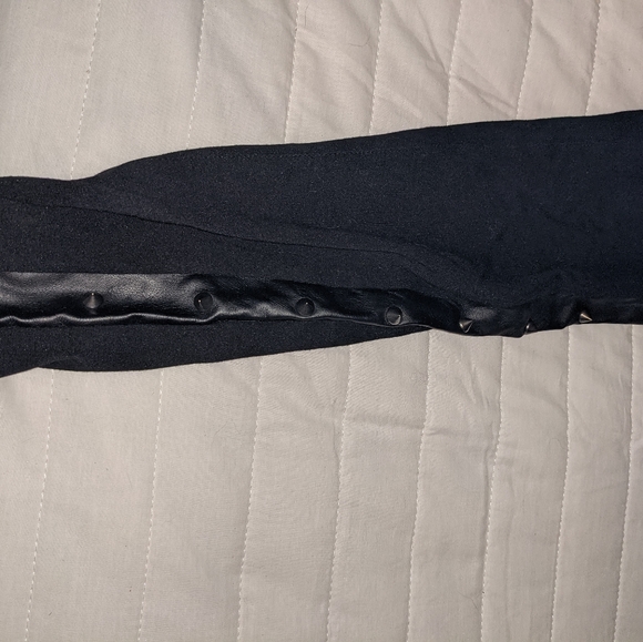 Pants with pegs on the side - Picture 5 of 6